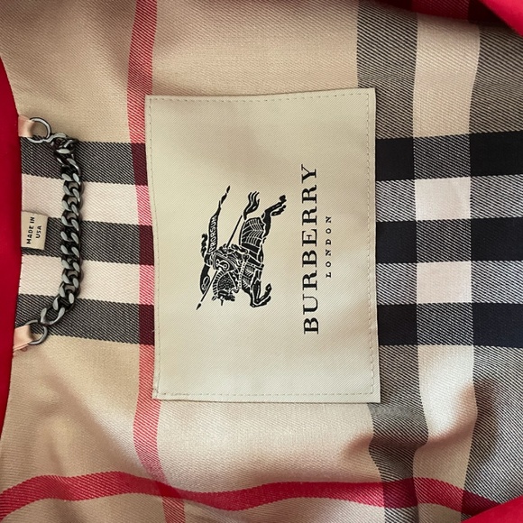 Burberry Red Trench Coat with Belted Waist and Iconic Check Lining - Picture 3 of 7
